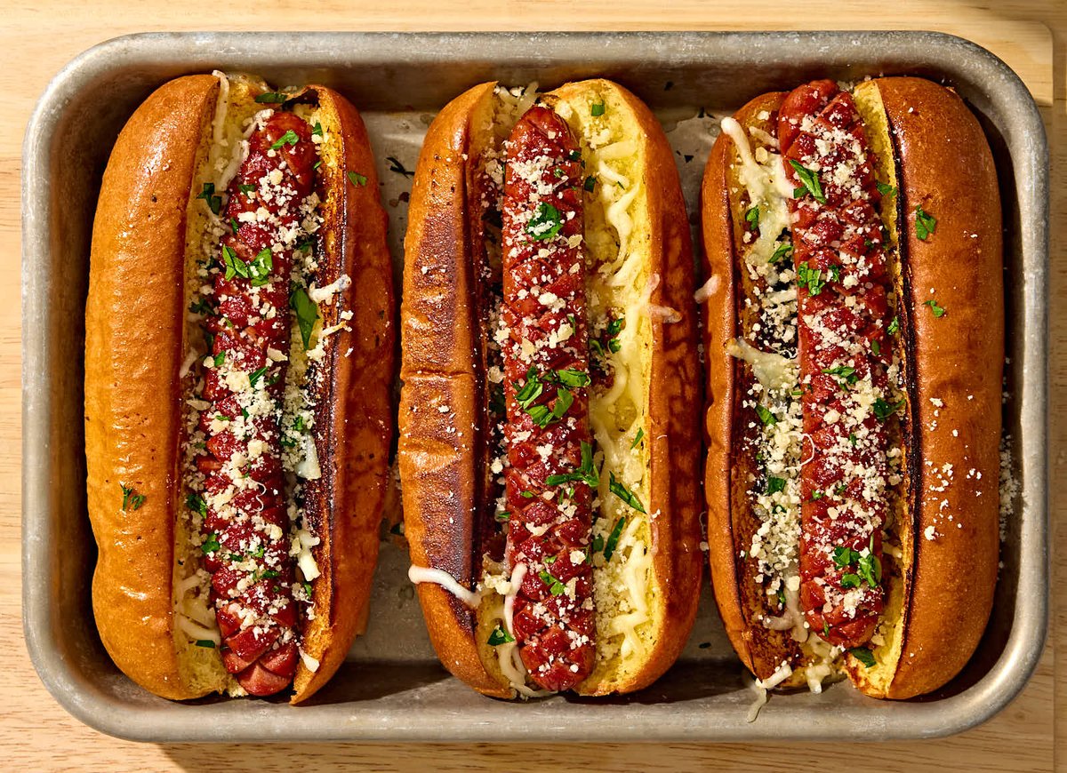 Garlic Bread Hot Dogs