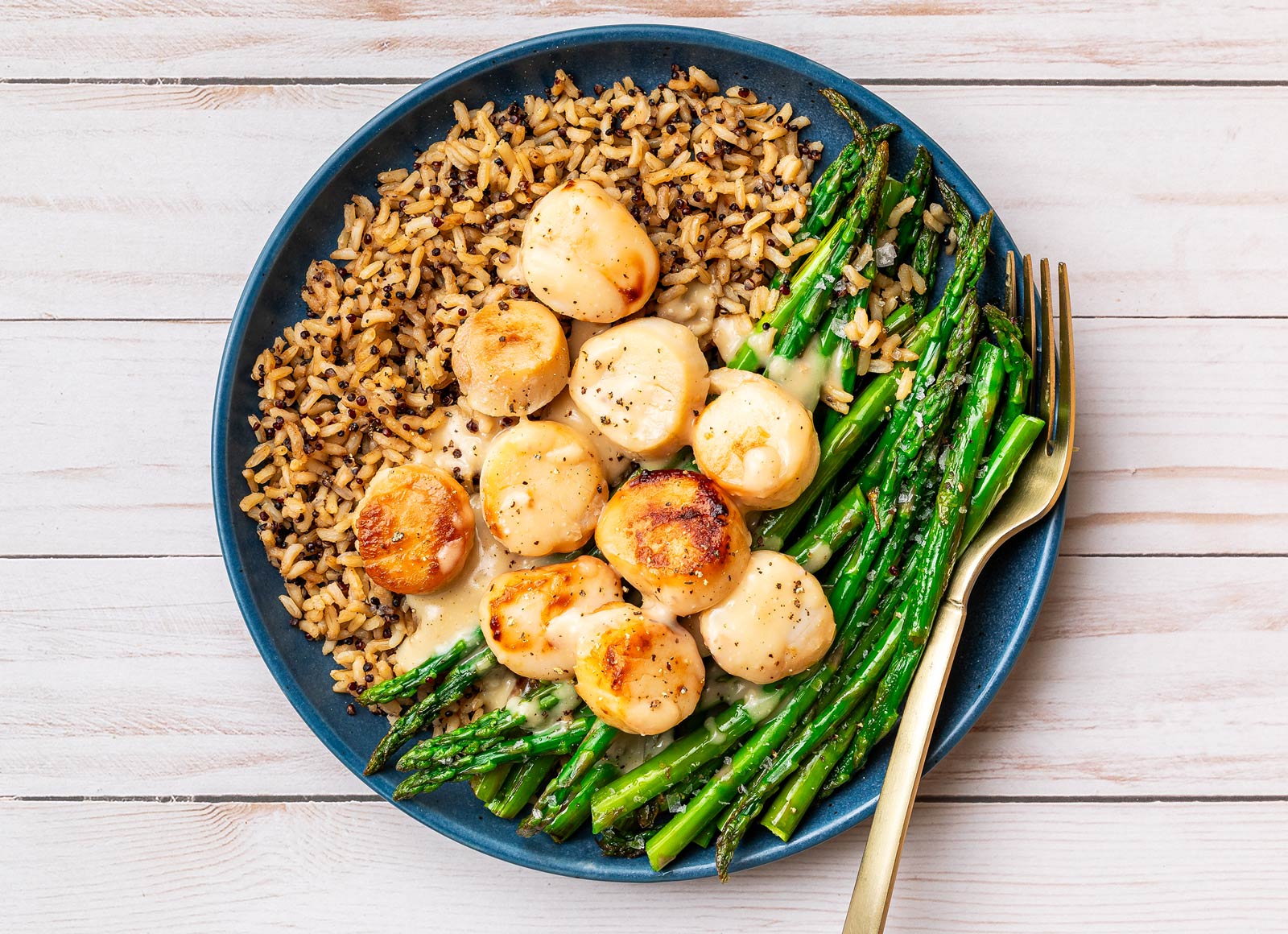 Creamy Miso Scallops with Asparagus | Hungryroot