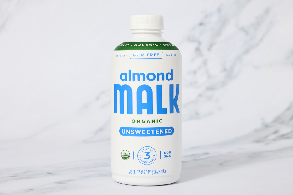 Organic Almond Milk Unsweetened 1 of 2