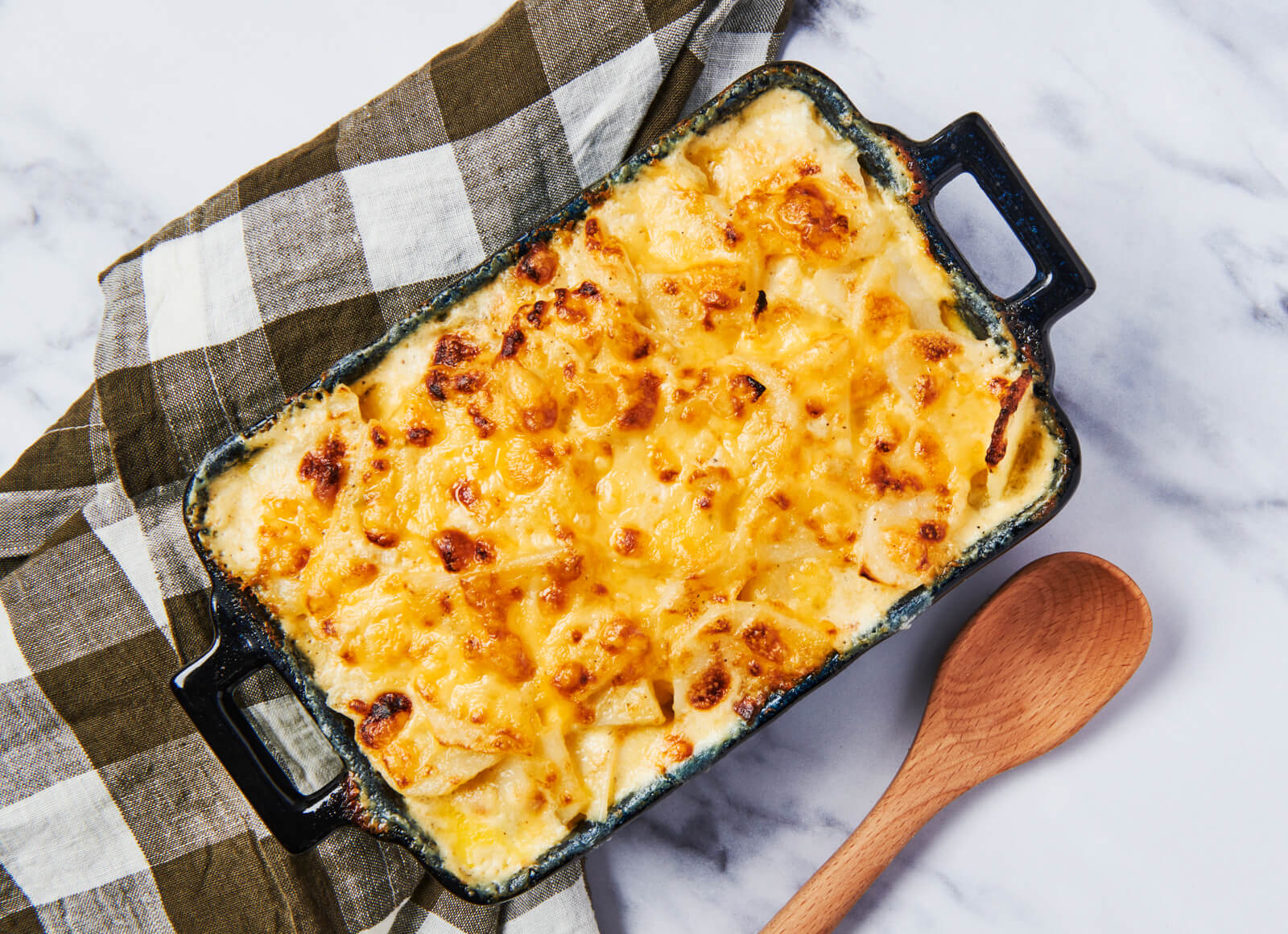 Family-Size Cheesy Scalloped Potatoes