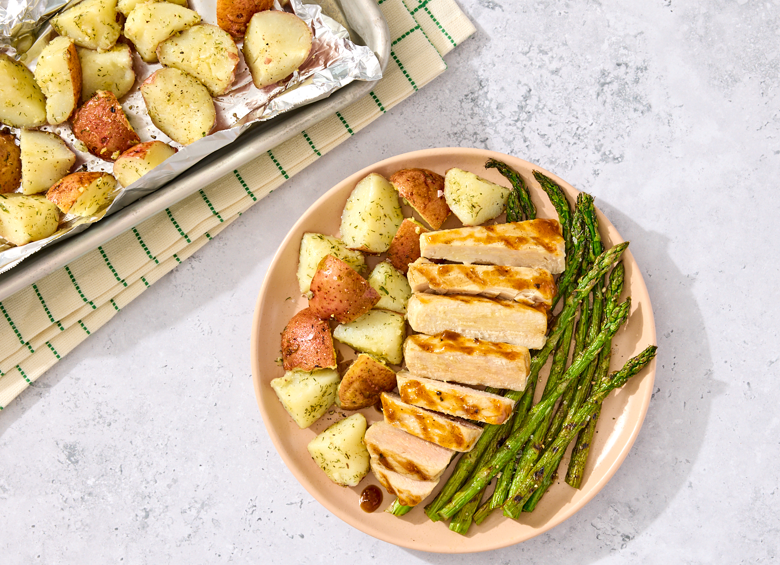 Grilled Peppery Tuna Steak + Grilled Asparagus
