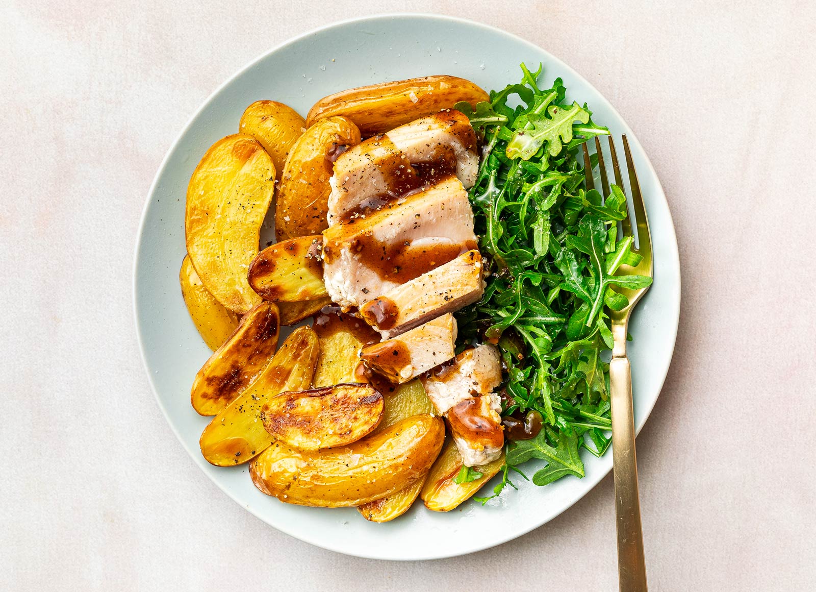 Black Pepper Soy Tuna Steak Salad