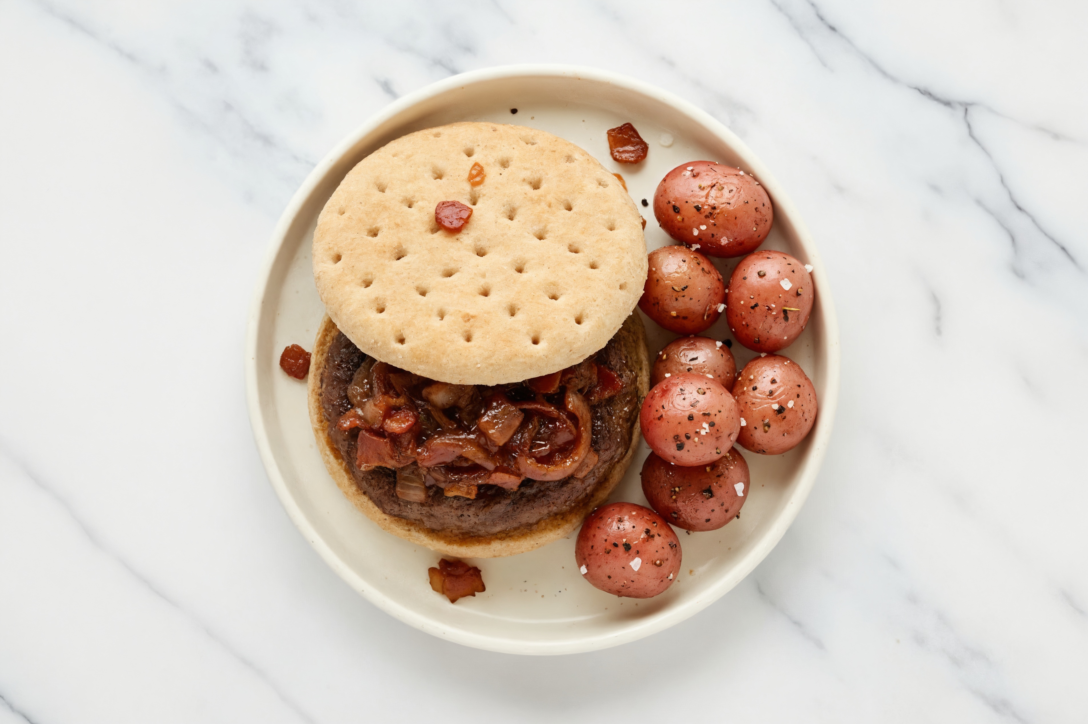  Hamburger with Maple Bacon Onion Jam + Potatoes
