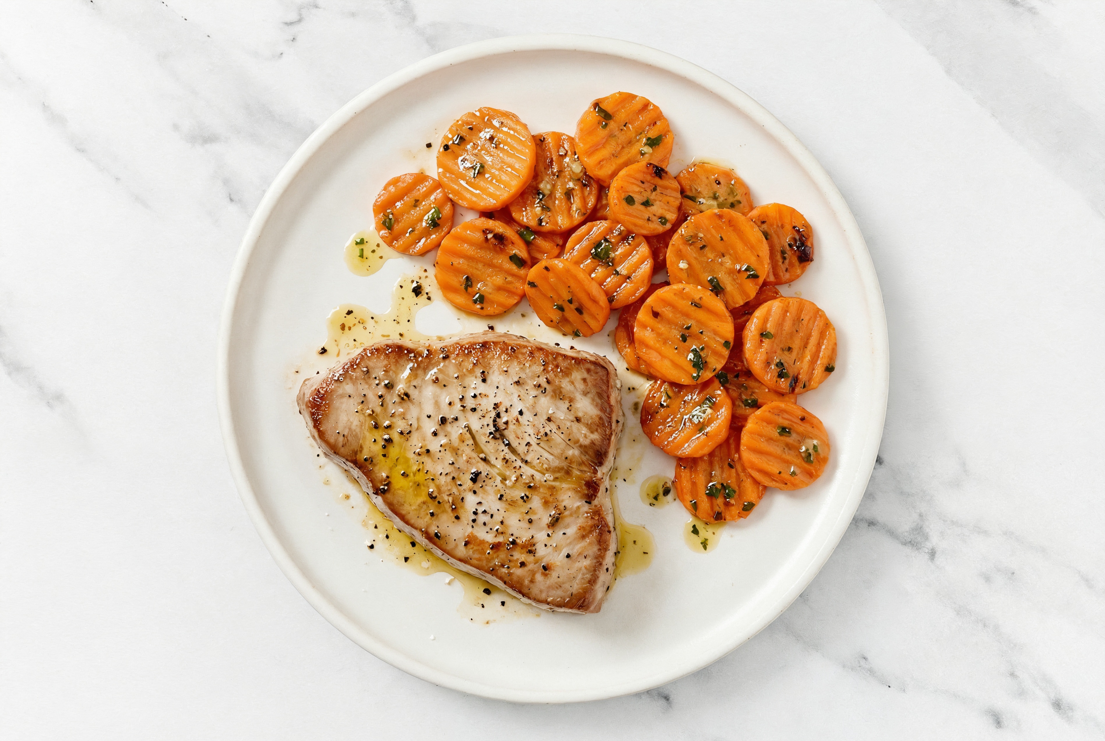 Seared Tuna Steak + Garlic Carrots