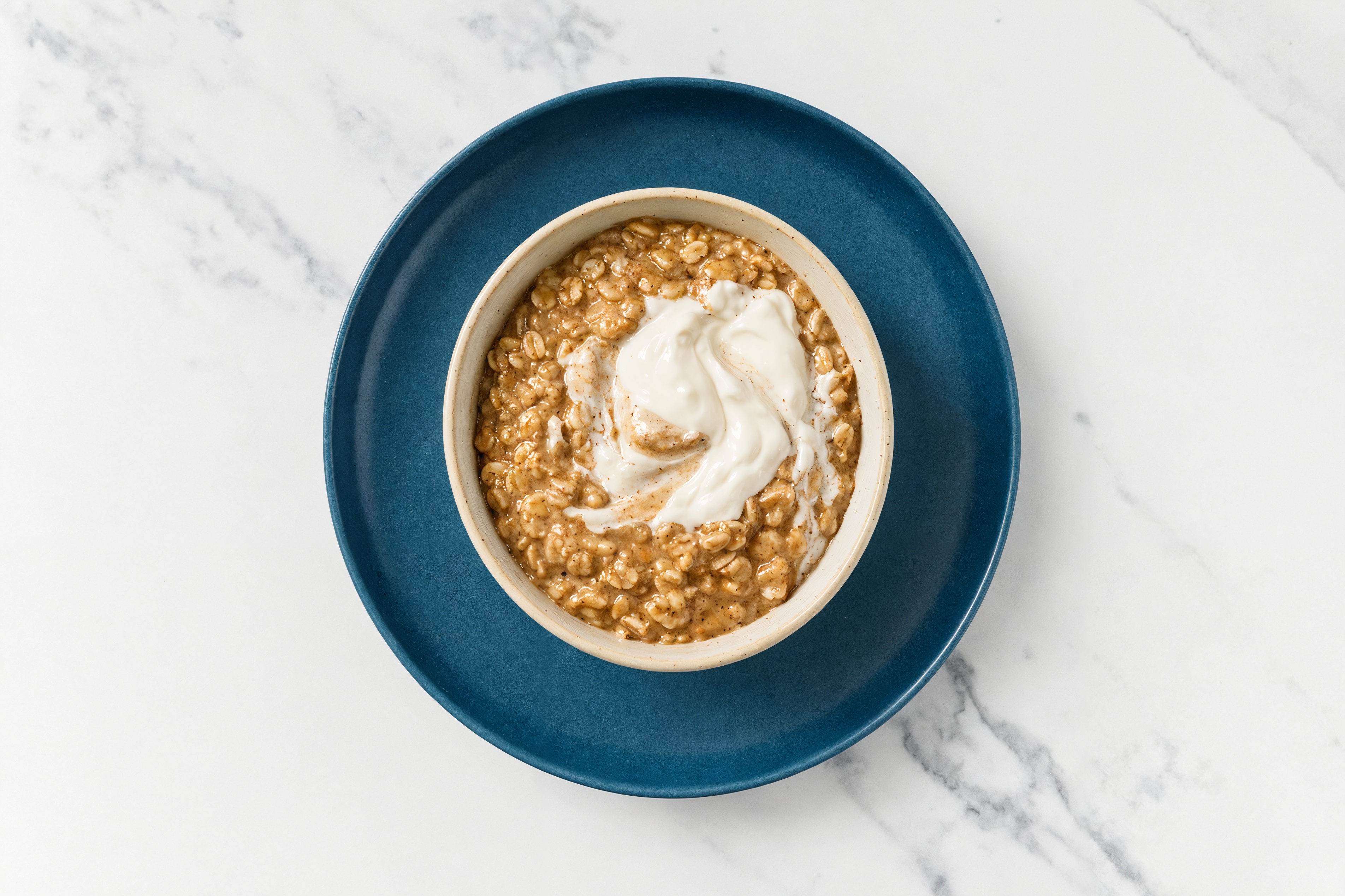 Maple Cinnamon Oatmeal & Creamy Vanilla Yogurt