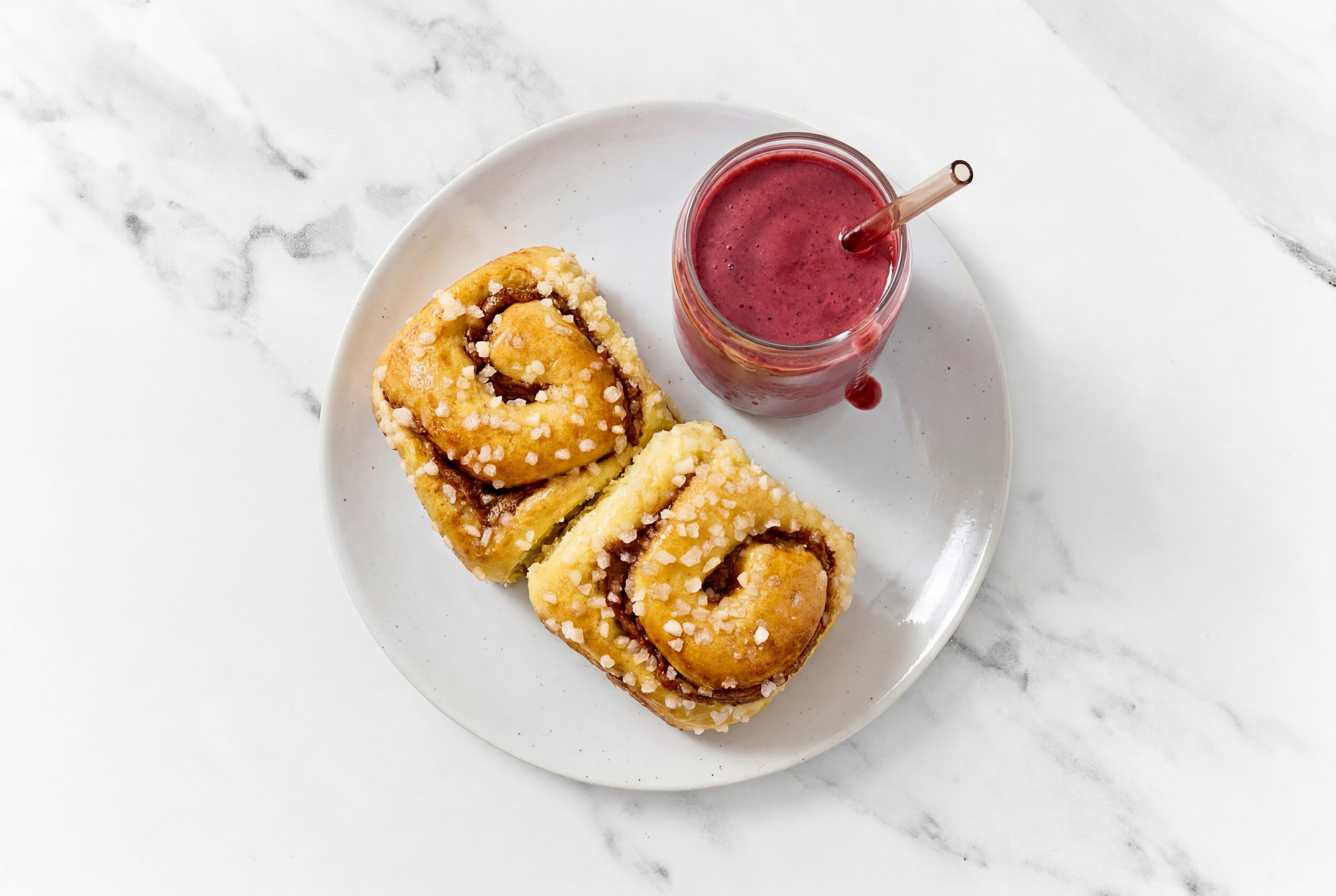 Cinnamon Brioche Rolls & Berry Smoothie