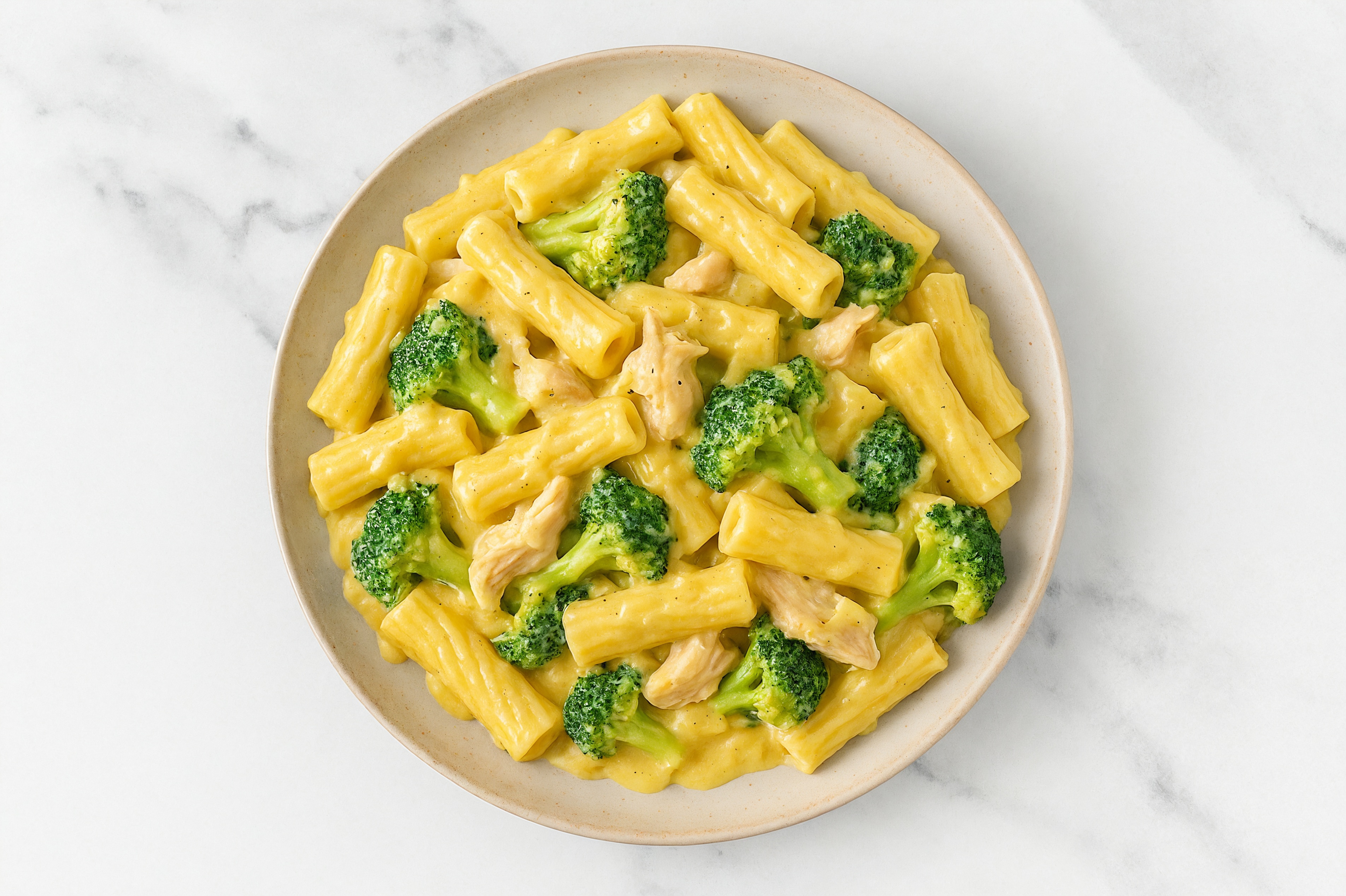 Creamy Organic Broccoli Cheddar Rigatoni Pasta with Chicken