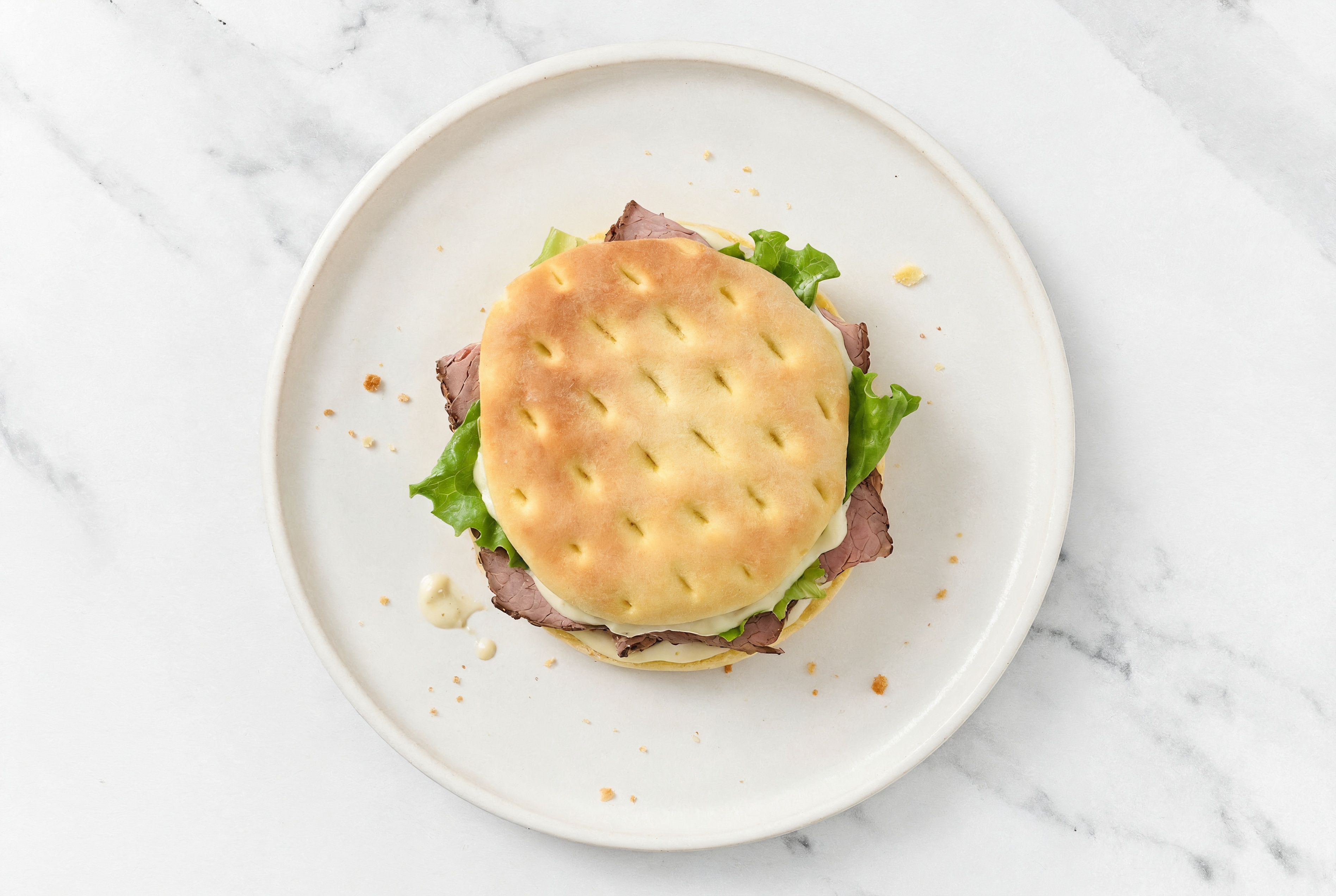 Roast Beef + Lettuce Sandwich with Brioche Buns + Creamy Garlic Sauce
