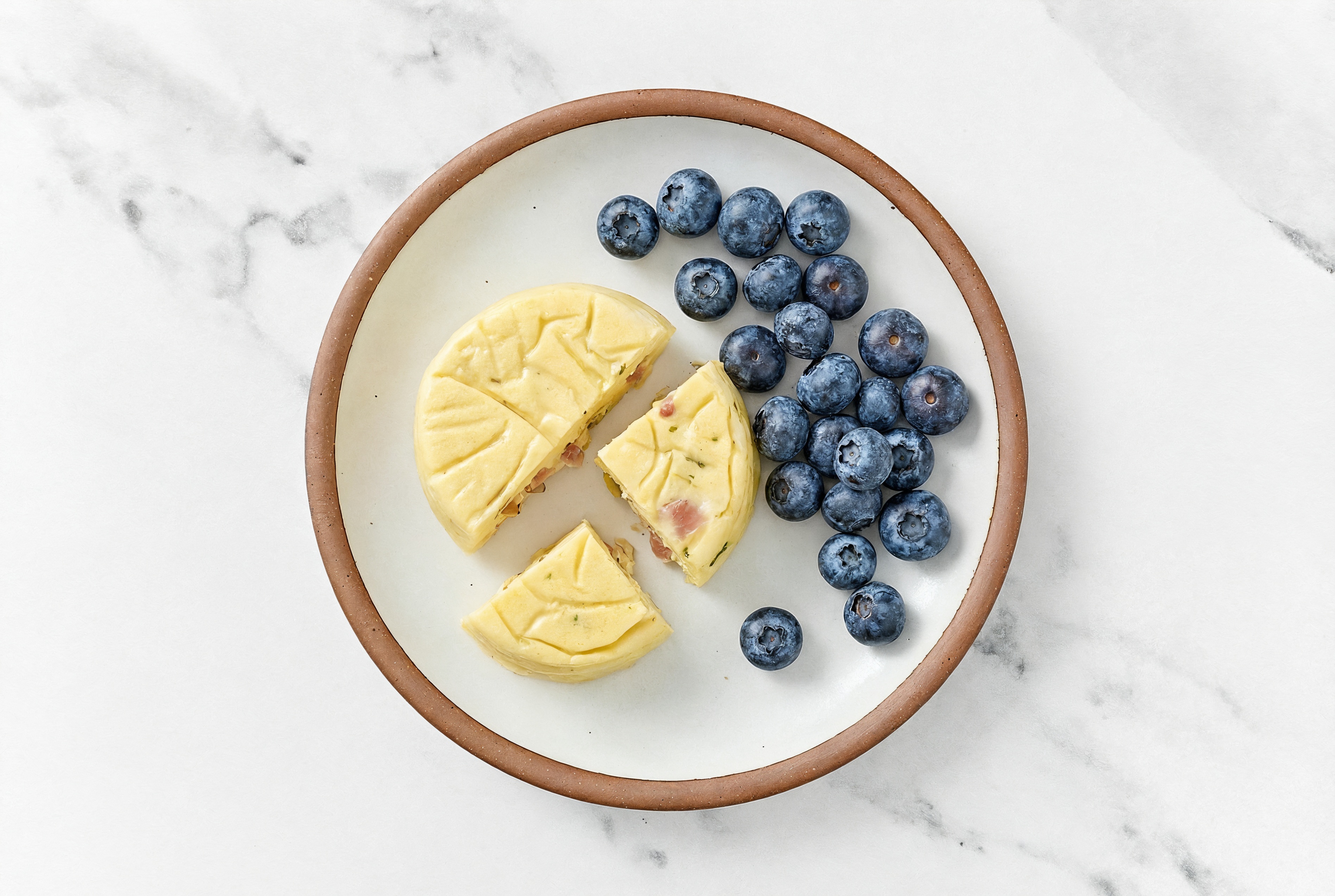 Ham & Gruyere Egg Bite + Organic Blueberries