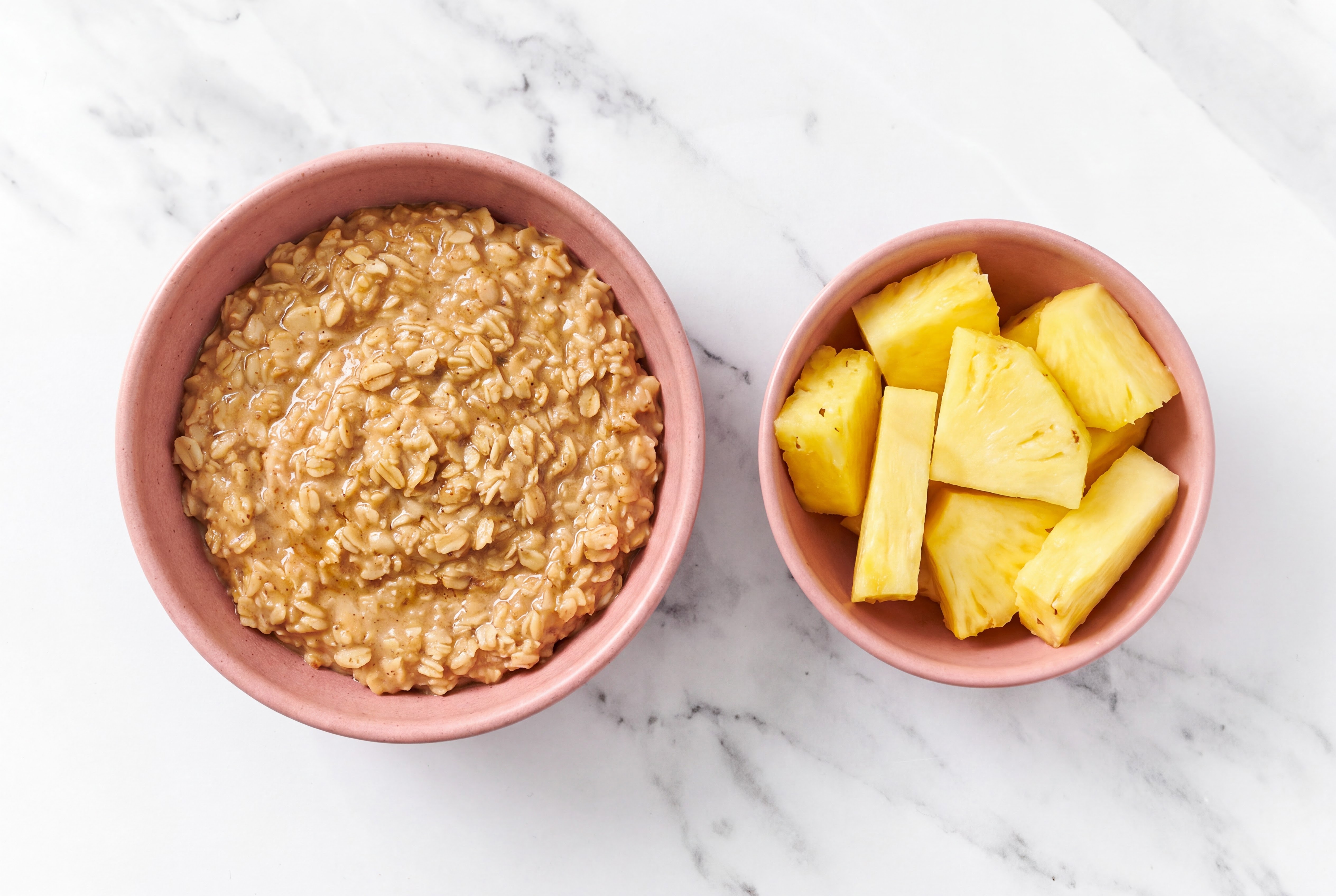 Maple Cinnamon Oatmeal & Fresh Pineapple
