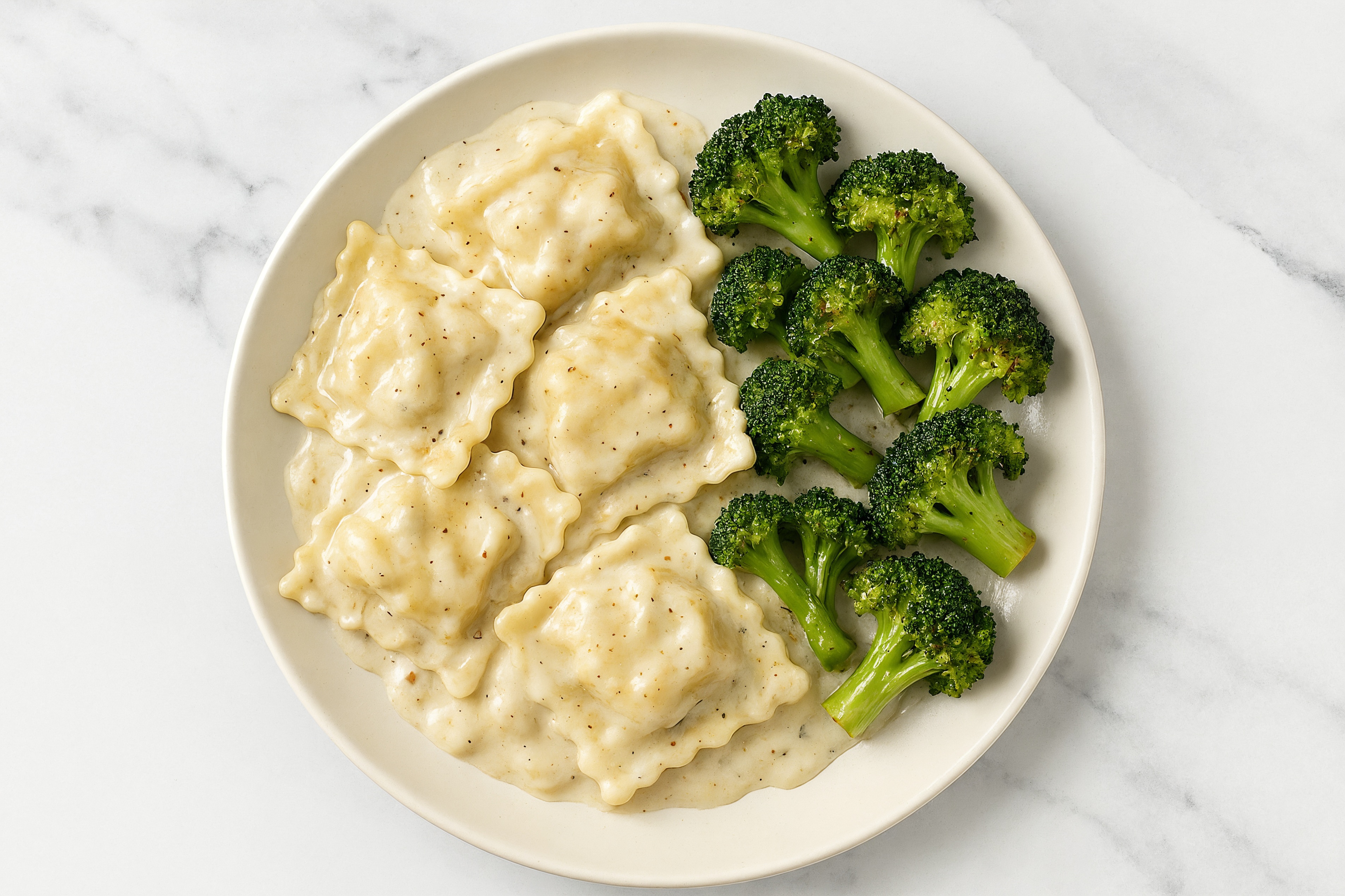 Alfredo Beef Ravioli + Broccoli