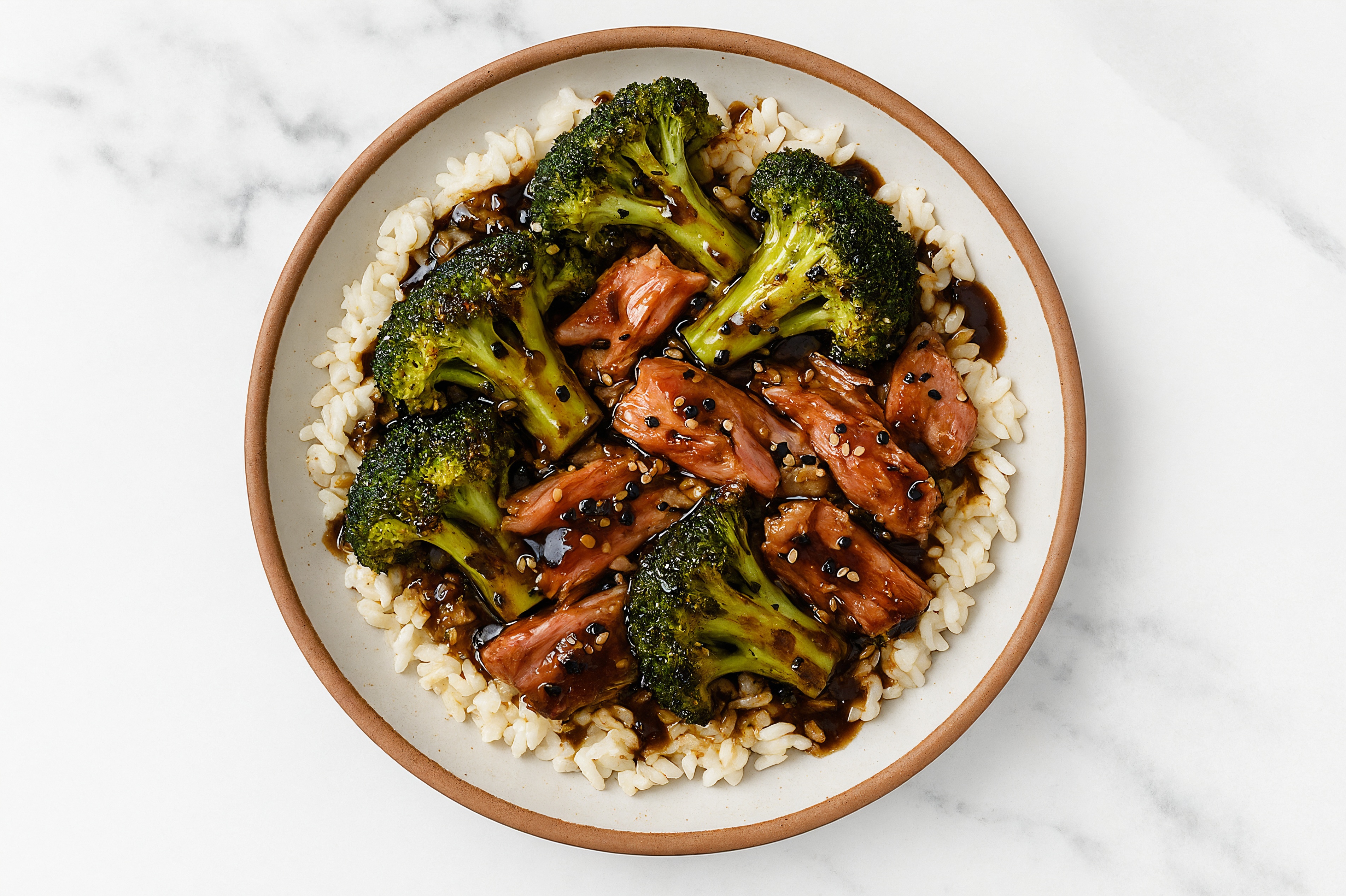 Tuna White Rice Bowl with Black Pepper Sauce & Organic Broccoli