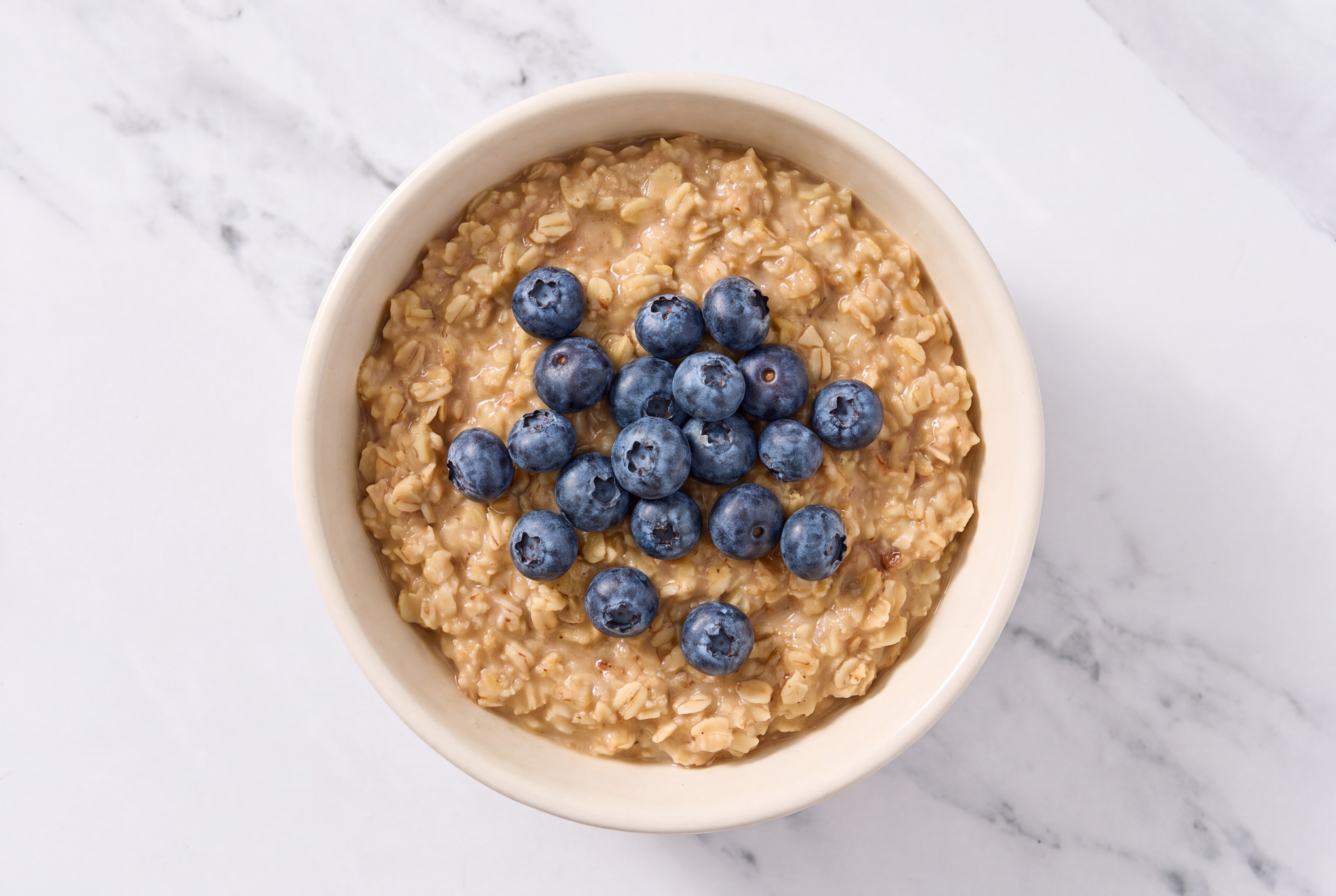 Maple Cinnamon Oatmeal & Organic Blueberries