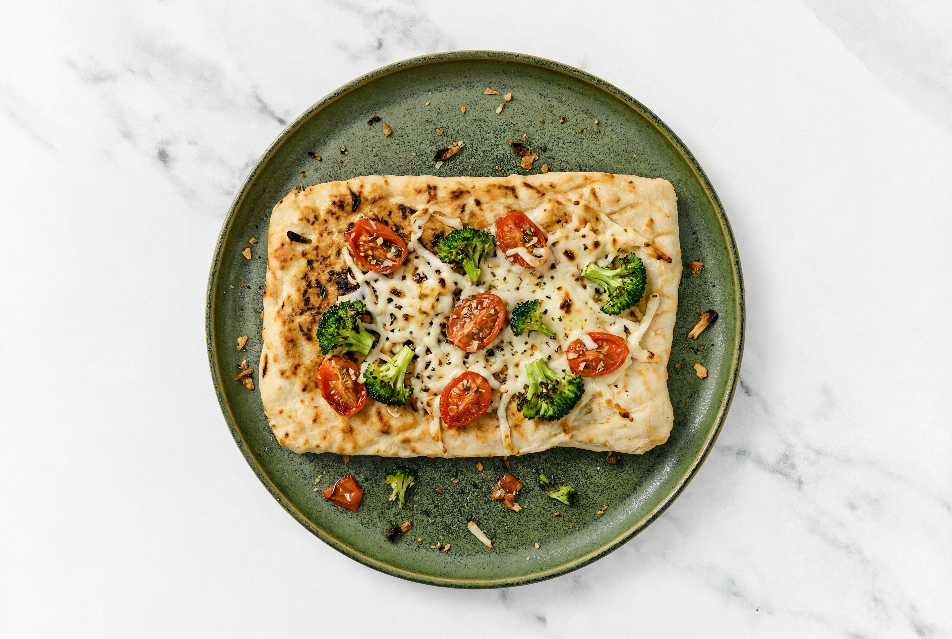 Cheezy Broccoli Bunches Wood Grilled Pizza Crusts with Quick Tomato Sauce