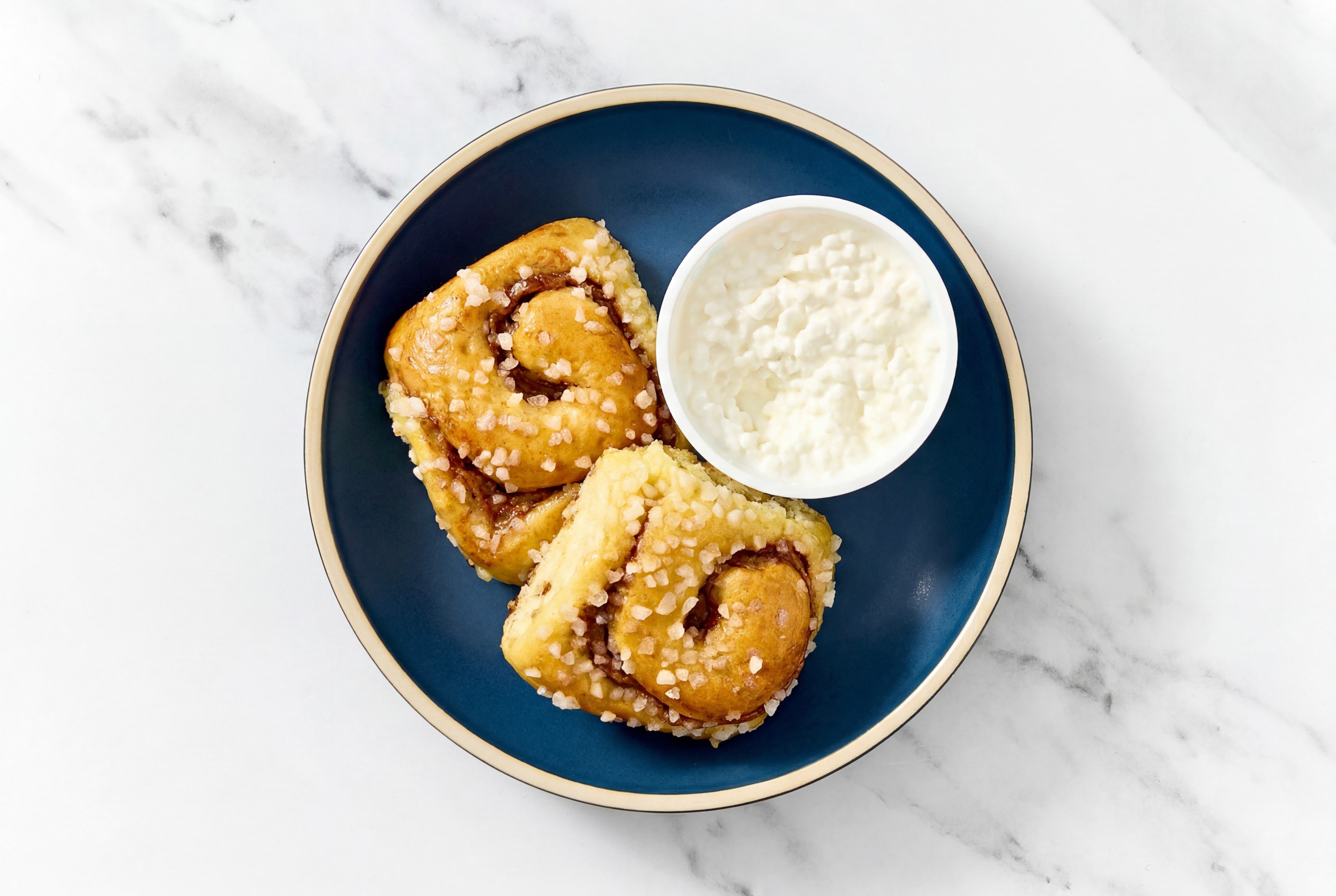 Cinnamon Brioche Rolls & Cottage Cheese