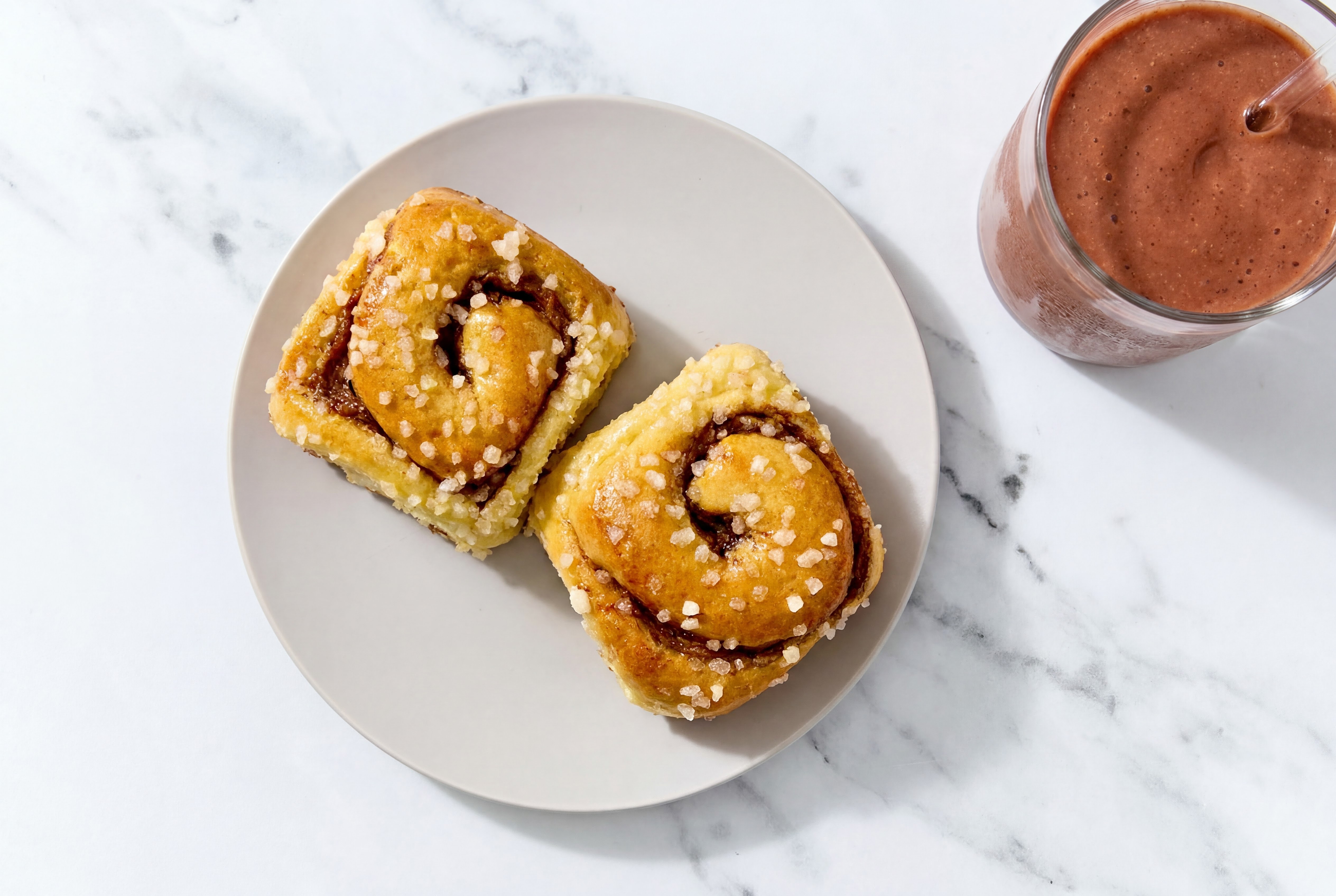 Cinnamon Brioche Rolls & Strawberry Banana Glow Smoothie