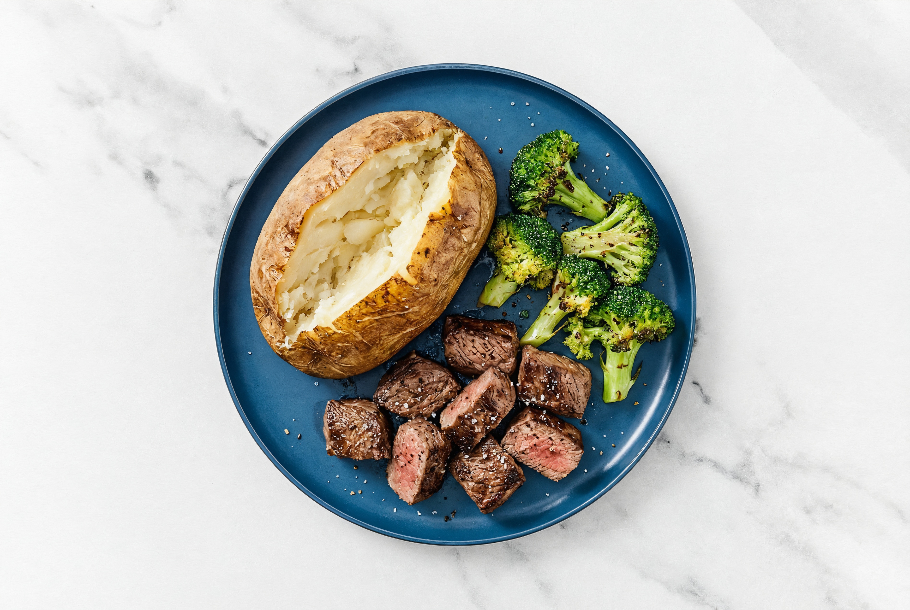 Juicy Sirloin Beef with Sautéed Organic Broccoli