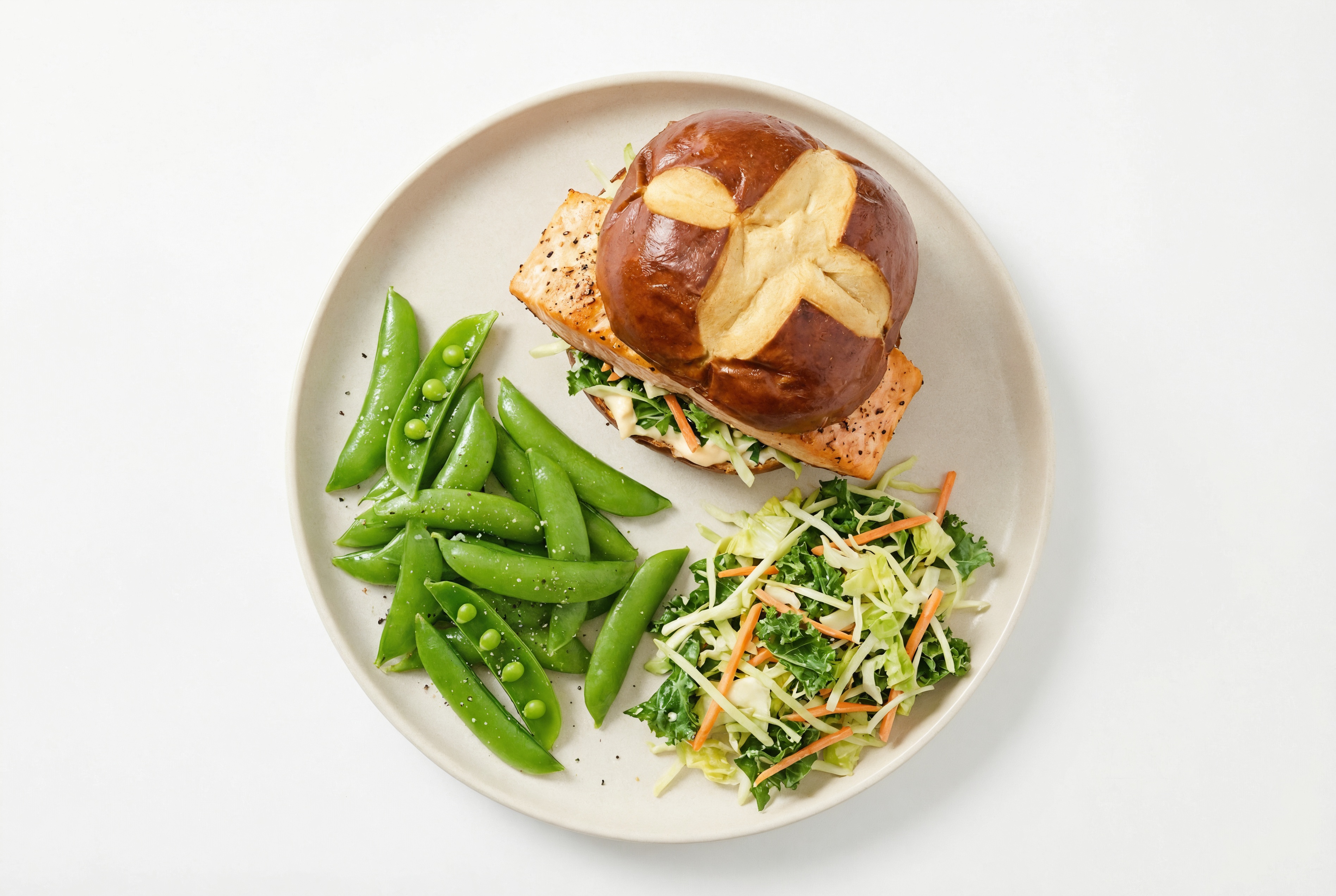 Horseradish Salmon Sandwich on Pretzel Bun with Superblend + Snap Peas