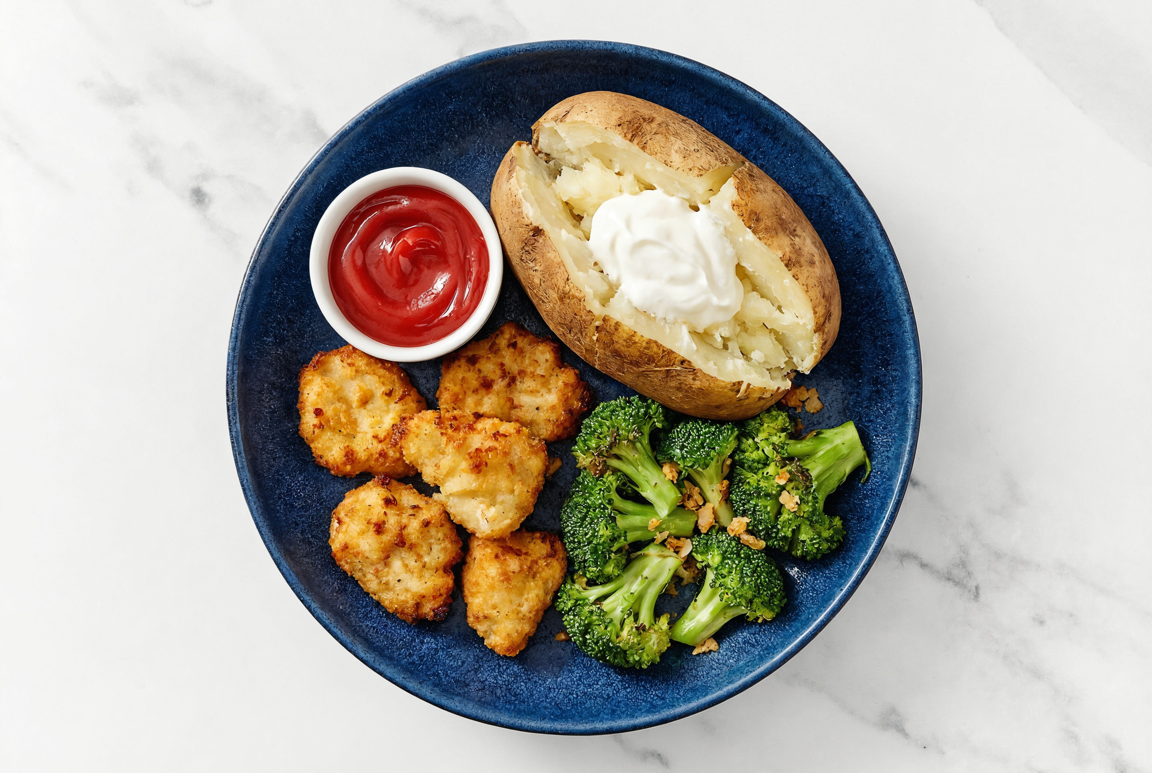 Chicken Nuggets with Sour Cream Potato with Broccoli Florets