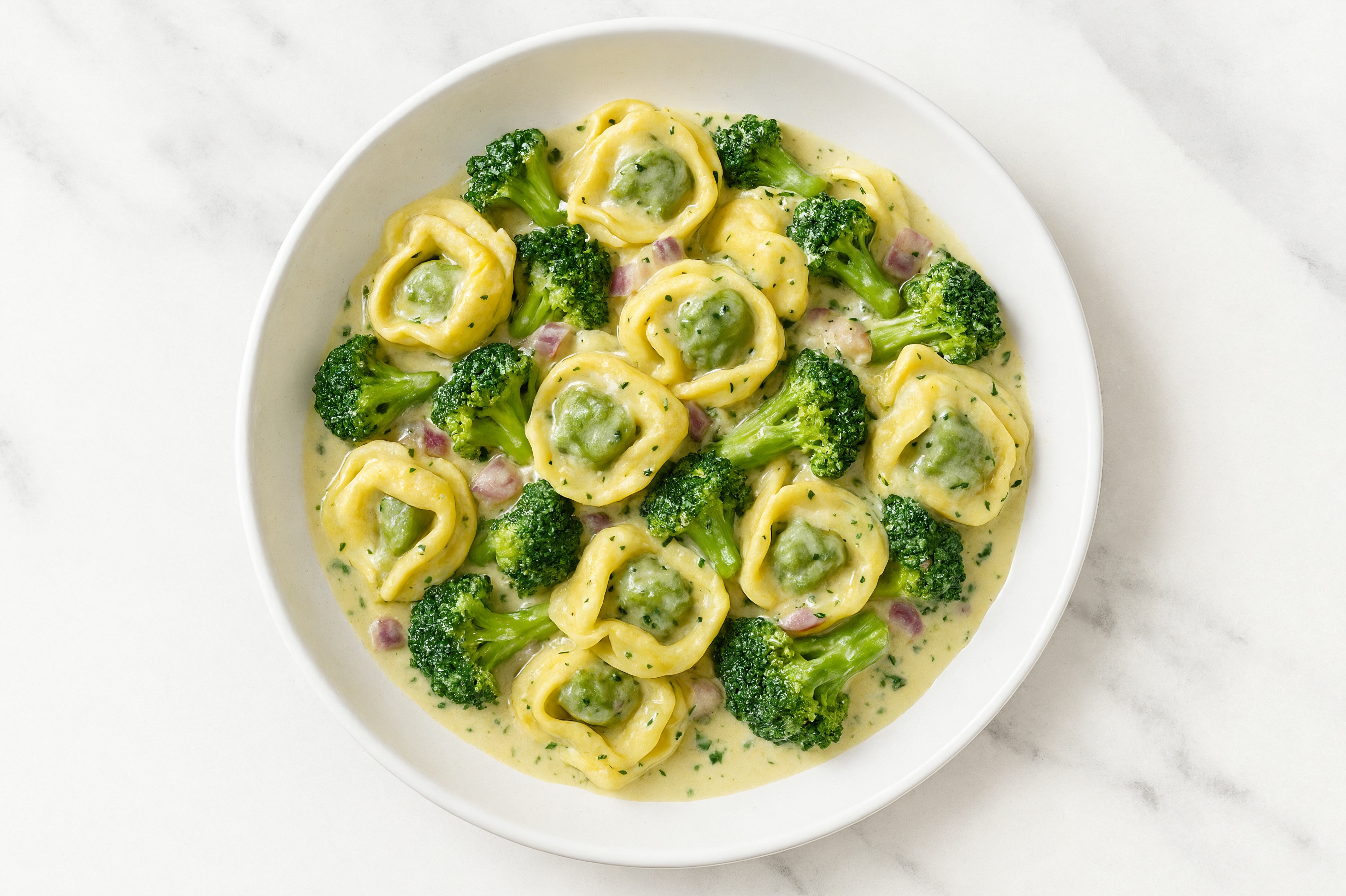 Creamy Cheese Tortellini Herb Cream with Broccoli