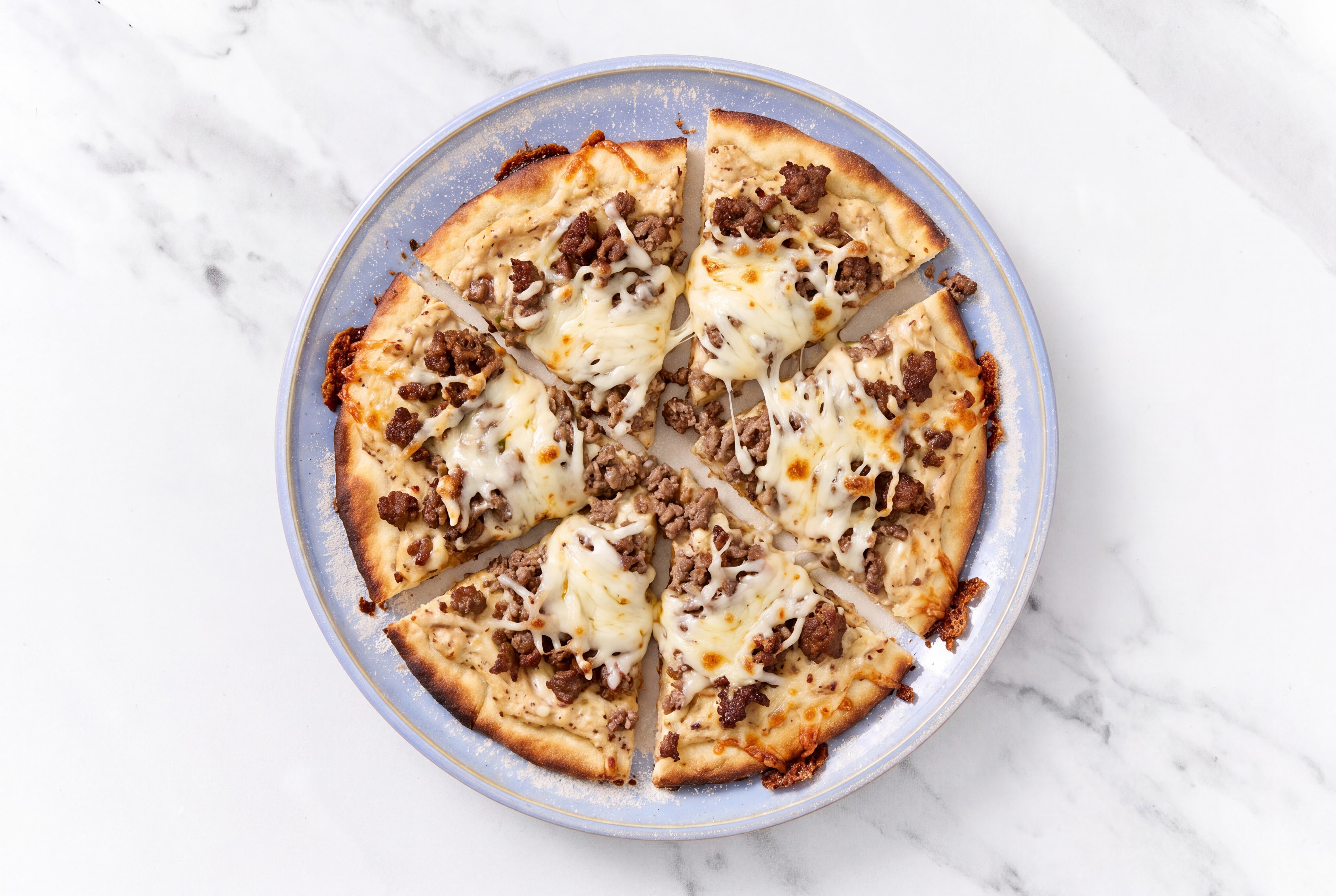 Sweet Onion Ground 93/7 Lean Beef Pizza with "Mozzarella"