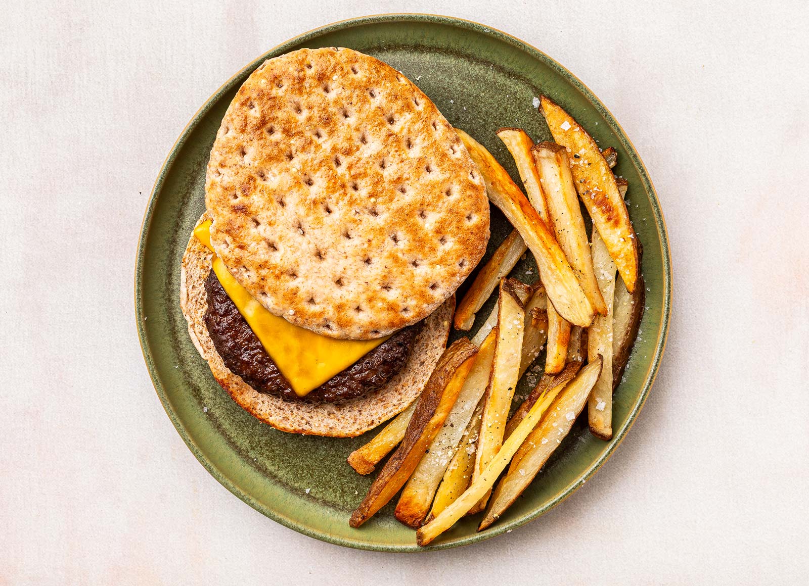  Juicy Cheddar Cheeseburger + Oven Fries