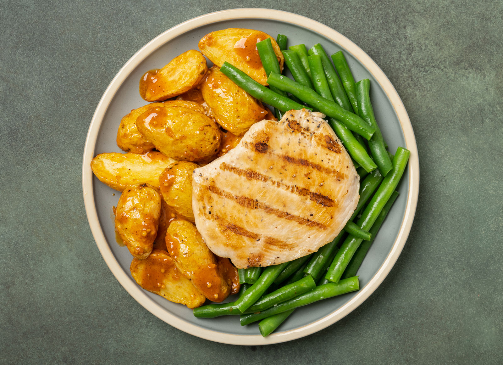 Grilled Seasoned Chicken Breast with Hickory Potatoes + Green Beans