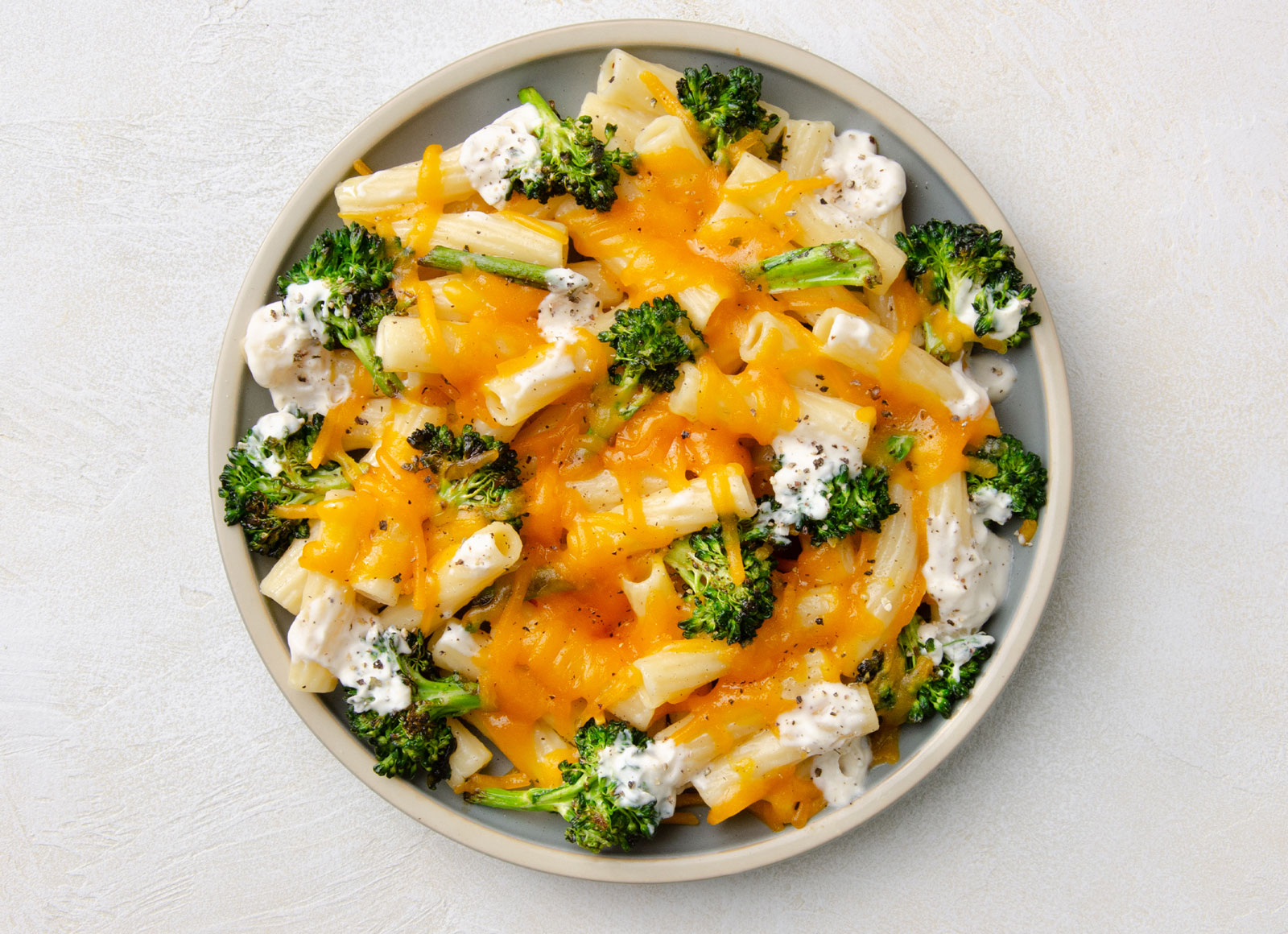 Broccoli Cheddar Baked Mac 'n Cheese